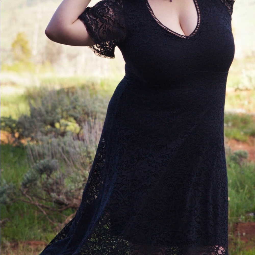 Elegant Black Lace Dress